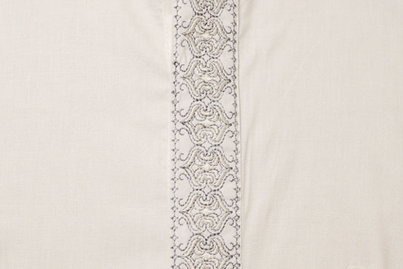 刺繍クルタパジャマの刺しゅう部分
