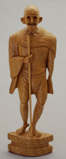 木彫りのガンジー像（8インチ）